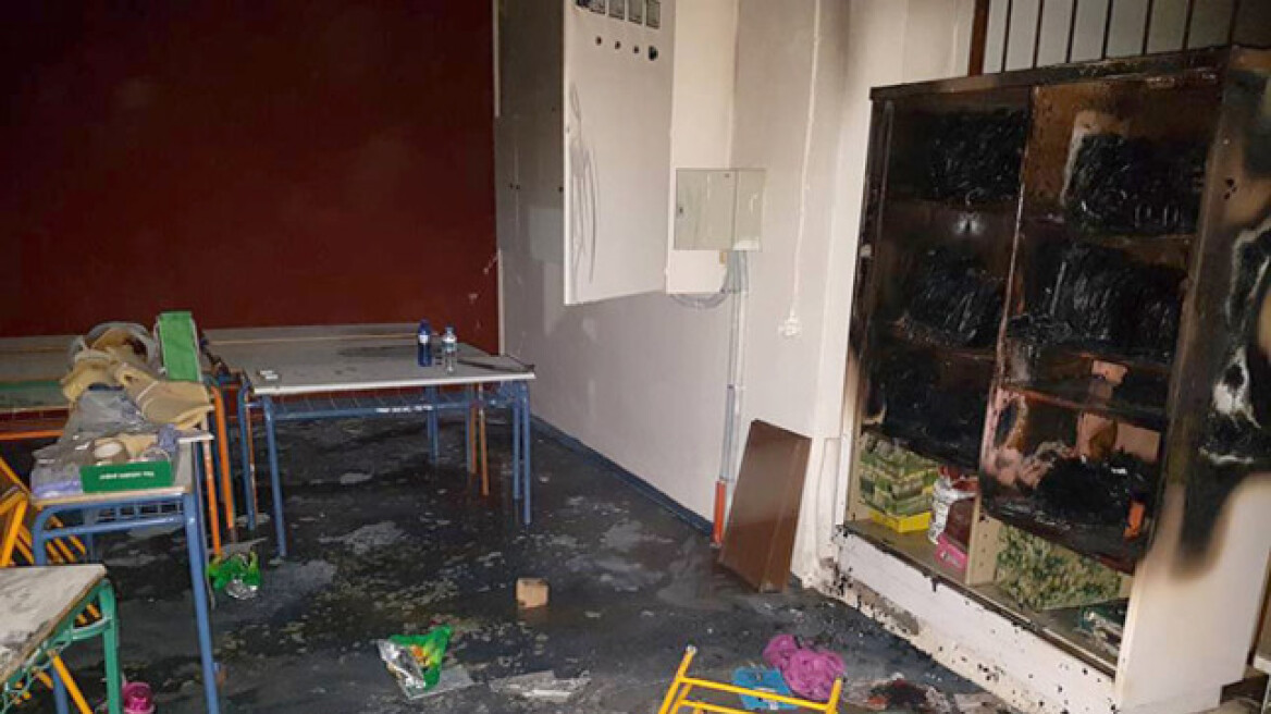 Άγνωστοι έβαλαν φωτιά σε σχολείο στο Παλαιό Φάληρο