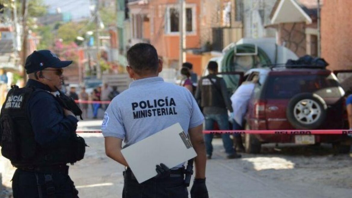«Κύμα» βίας που αποδίδεται στα καρτέλ των ναρκωτικών σαρώνει το Μεξικό