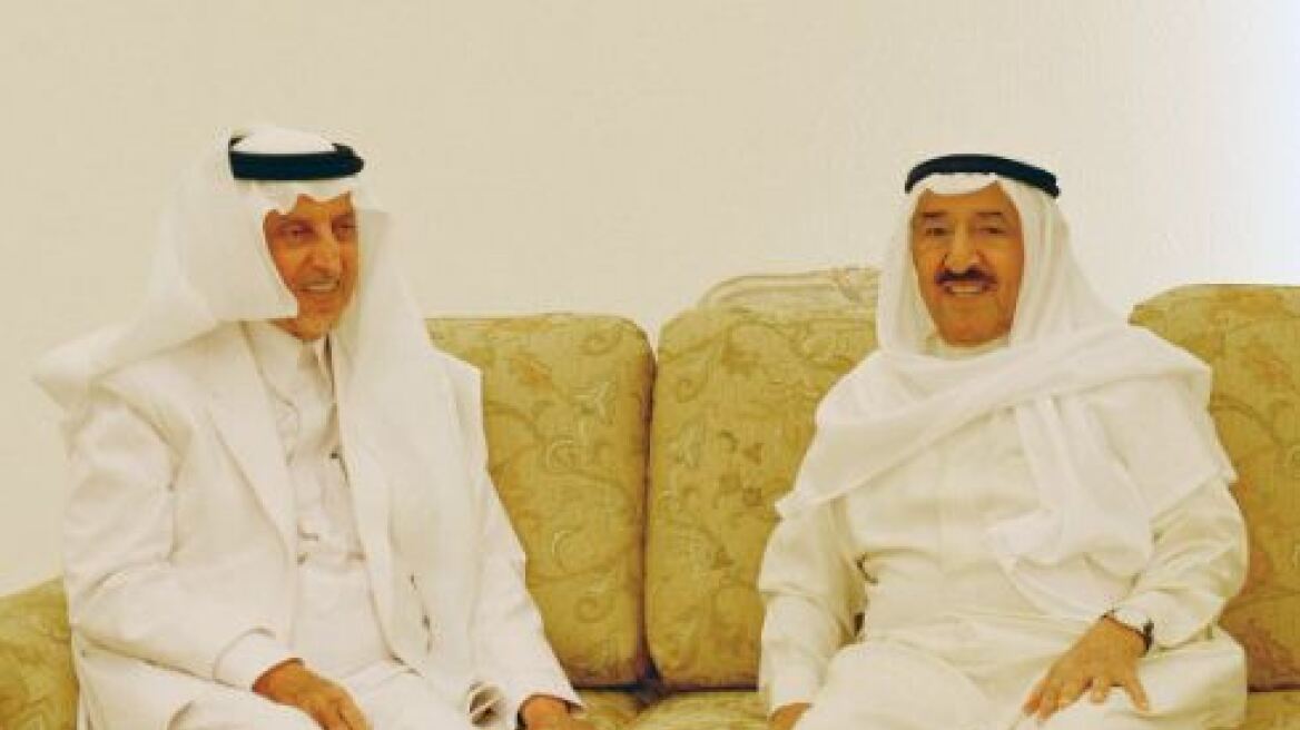 Ο εμίρης του Κουβέιτ προτρέπει το Κατάρ να εκτονώσει την ένταση	