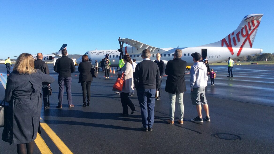Πανικός σε πτήση της Virgin στην Αυστραλία από απειλητικό σημείωμα για βόμβα