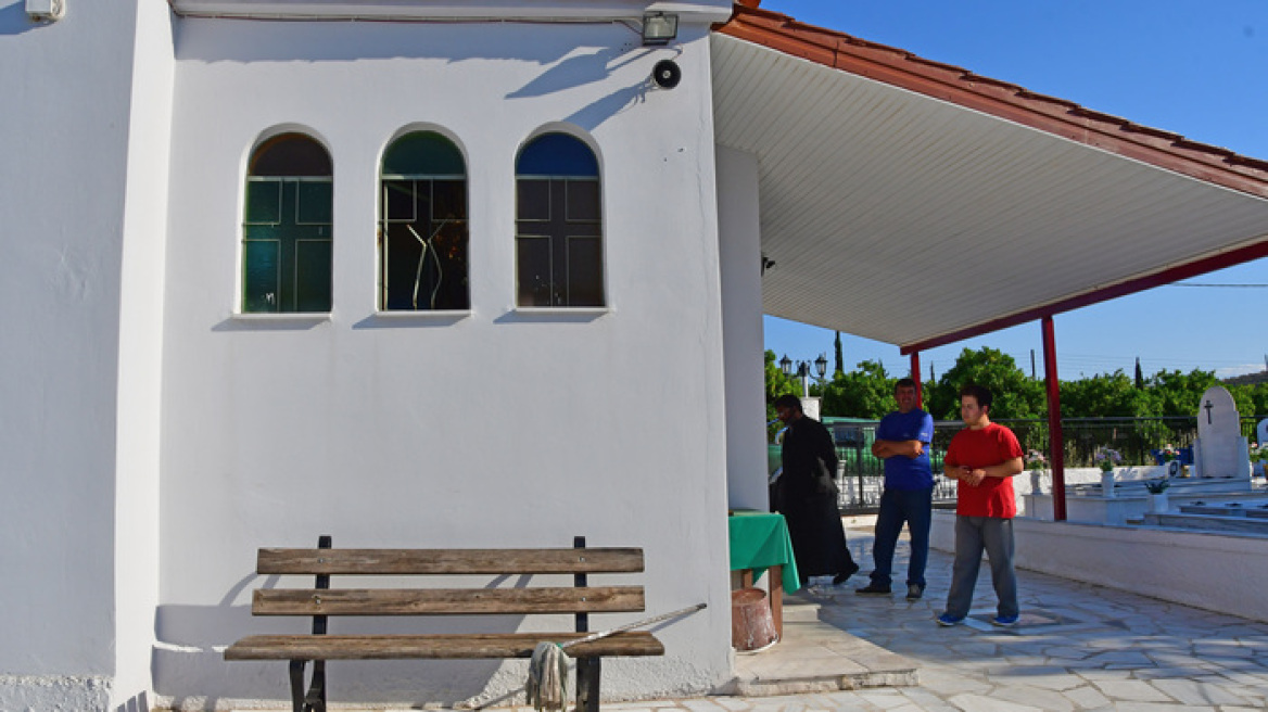 Λάρισα: Συνελήφθησαν δύο Έλληνες την ώρα που έκλεβαν εκκλησία