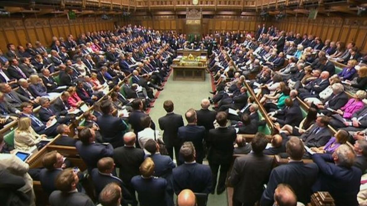 Τι είναι το «μετέωρο κοινοβούλιο» με το οποίο είναι αντιμέτωπη πλέον η Βρετανία