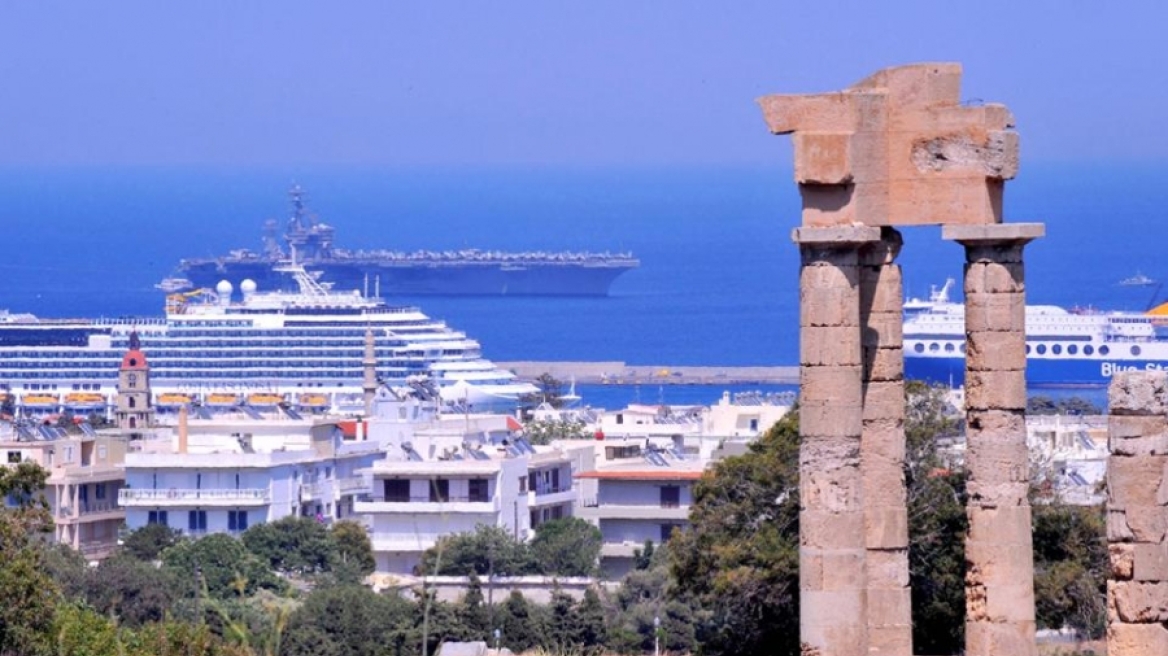Κι όμως, ο ελληνικός τουρισμός δεν βρίσκει προσωπικό