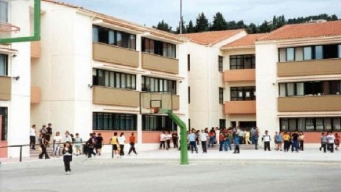 Κλειστά θα παραμείνουν αύριο όλα τα σχολεία της πρωτοβάθμιας εκπαίδευσης στη Λέσβο