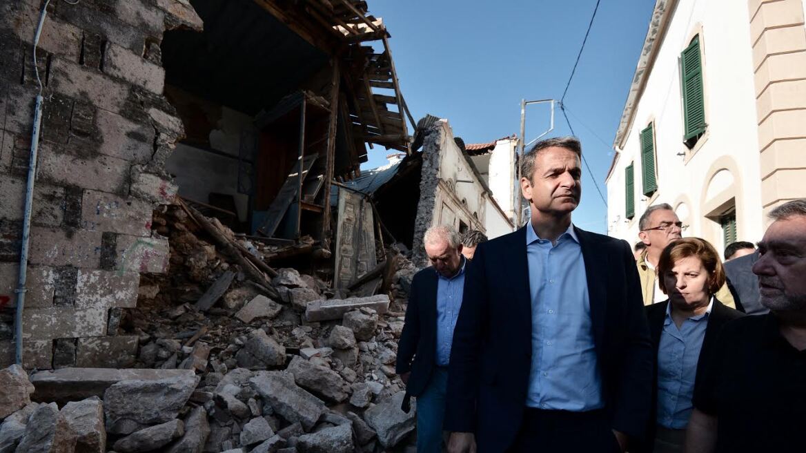 Ο Κυριάκος Μητσοτάκης στη Βρίσα: Η καταστροφή είναι πολύ μεγάλη - Δεν θα σας εγκαταλείψουμε