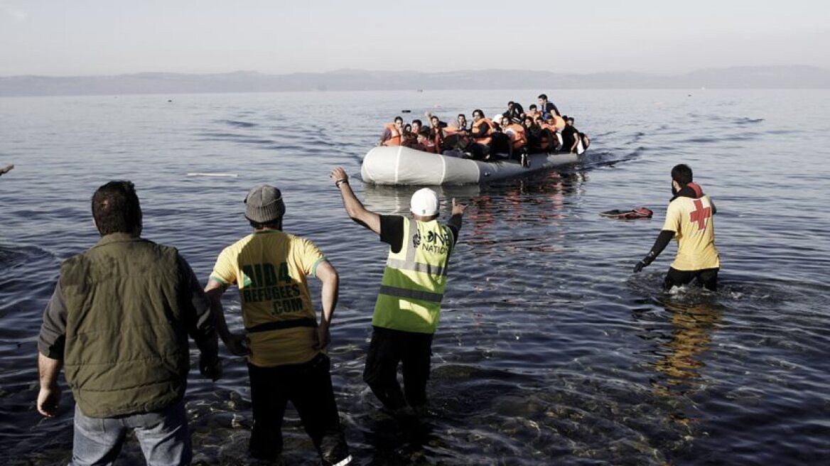 Over 100 immigrants for a third day in a row arrive in the Greek islands cause concern