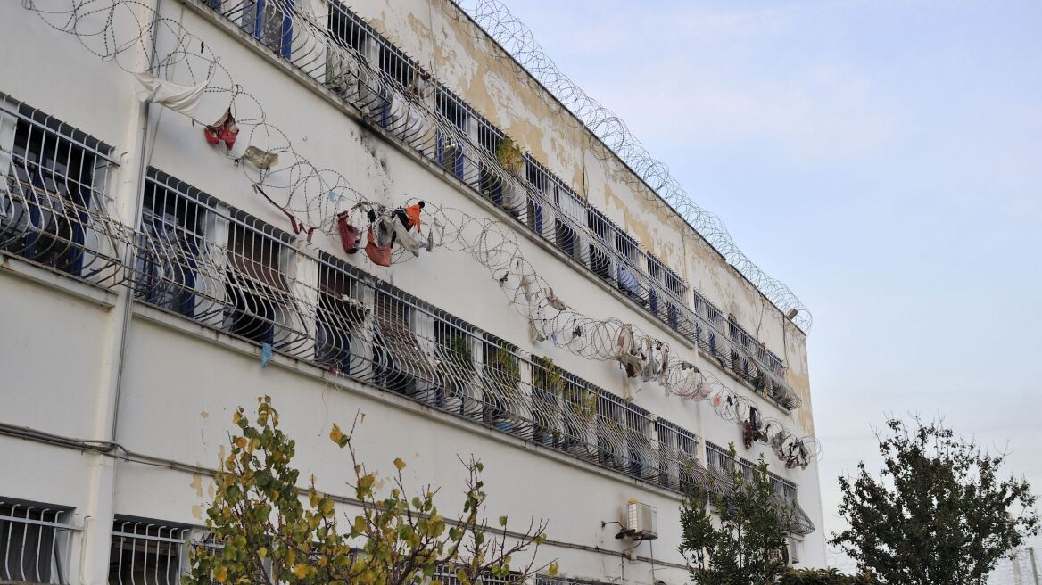 Άλλαξαν οι ποινές των δύο διευθυντών των φυλακών Κορυδαλλού για το πρωτοχρονιάτικο πάρτι του Ξηρού