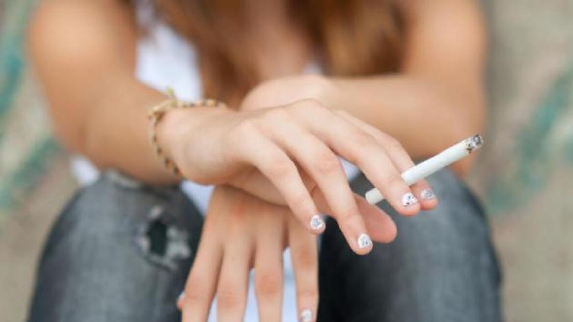 Έρευνα: Στο 13,3% το ποσοστό των εφήβων καπνιστών στην Ελλάδα
