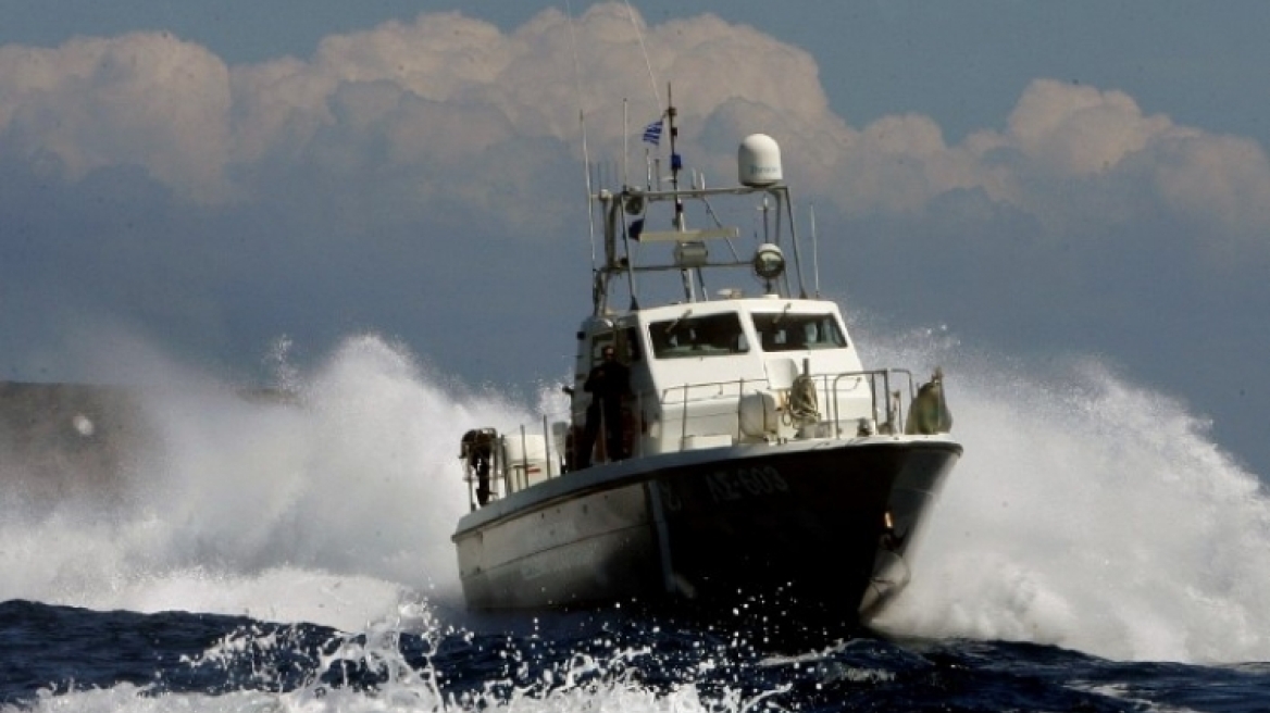 Κρήτη: Σκάφος με μετανάστες εξέπεμψε SOS - Μεταφέρονται στον Πειραιά