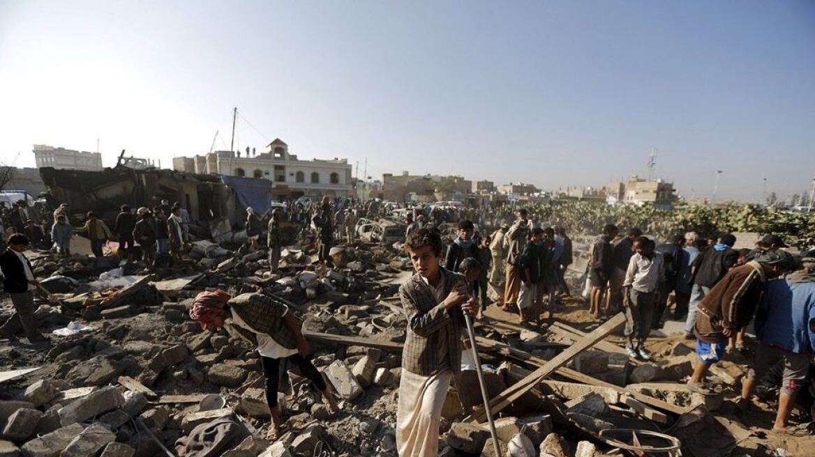 Υεμένη: 25 πολίτες νεκροί από βομβαρδισμό του αραβικού συνασπισμού σε αγορά