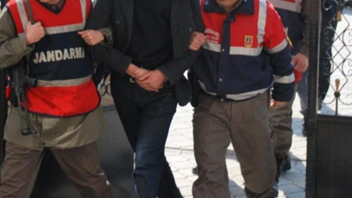 Gendarmes detain 4 Turks attempting to flee to Greece