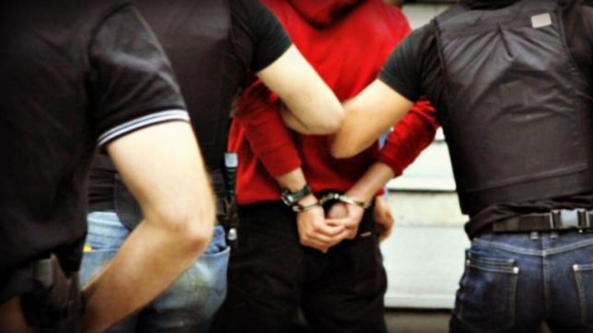 Ανήλικοι συνελήφθησαν για διάρρηξη στο Αιτωλικό