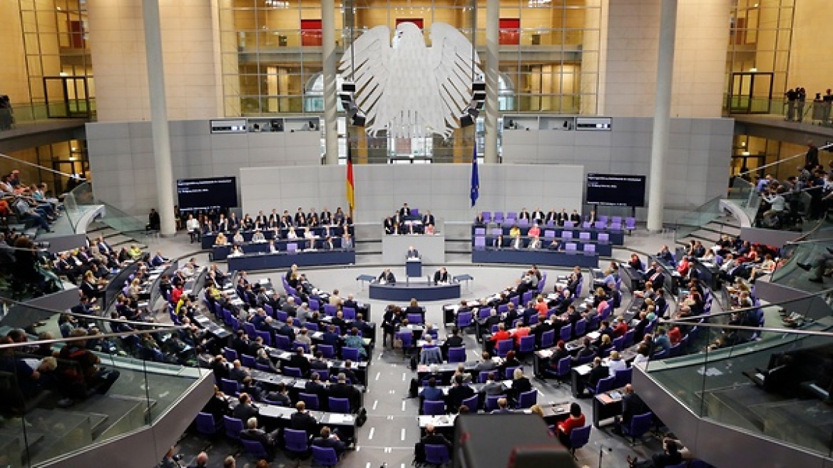 DW: Μόνο στην επιτροπή Προϋπολογισμού της Bundestag η πρόσφατη απόφαση του Eurogroup για την Ελλάδα