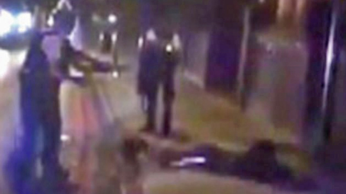 Βίντεο: Άντρας επιτέθηκε σε πιστούς σε τζαμί στο Λονδίνο 