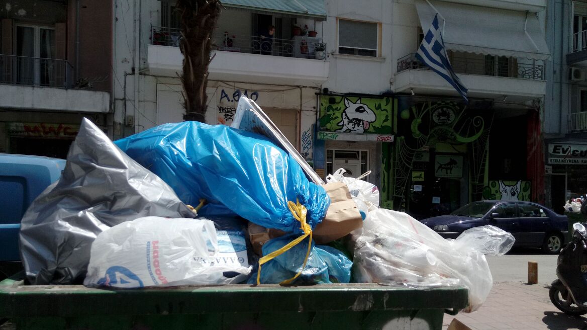 Καλοκαίρι με τα σκουπίδια στους δρόμους; Άρχισαν τα πρώτα προβλήματα από τις κινητοποιήσεις της ΠΟΕ-ΟΤΑ