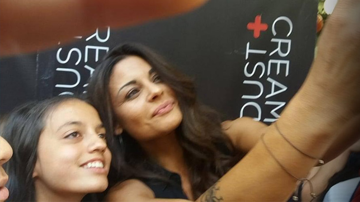 Survivor: Ποδοπατήθηκαν στην Πτολεμαΐδα για μια selfie με την Κολιδά! 