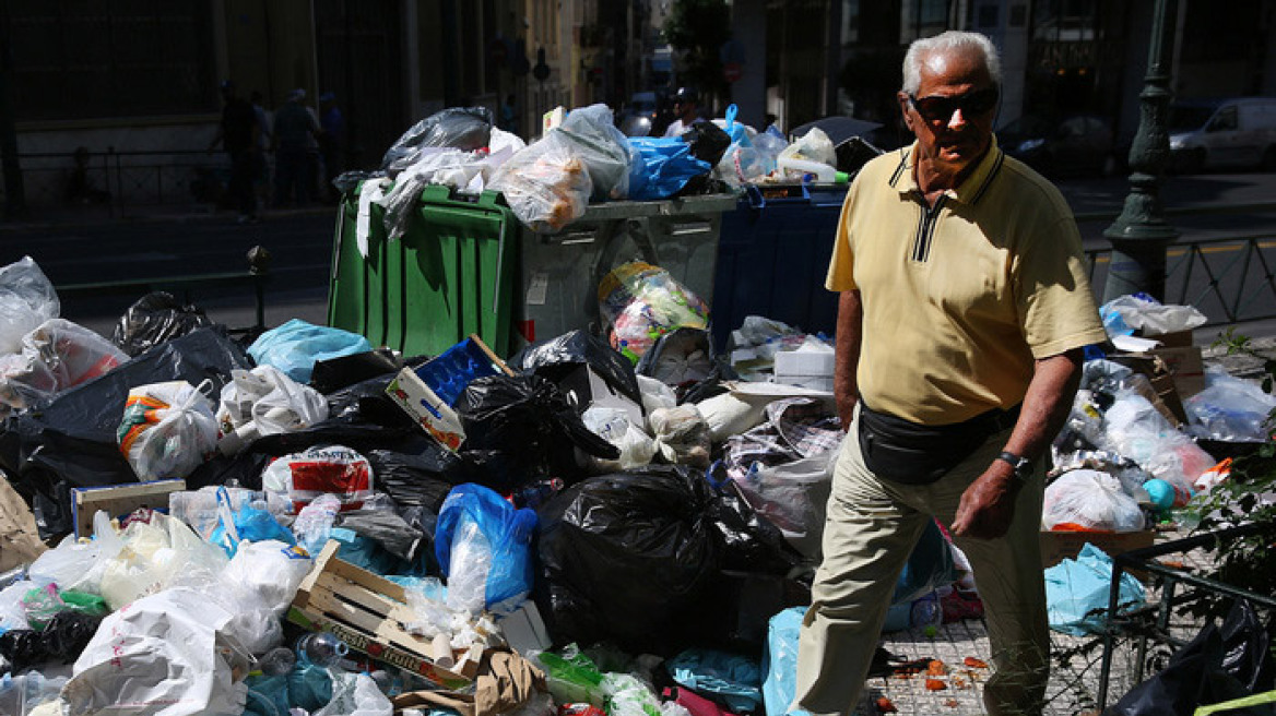 Καλοκαίρι με τα σκουπίδια στους δρόμους - Κλιμάκωση κινητοποιήσεων από την ΠΟΕ-ΟΤΑ