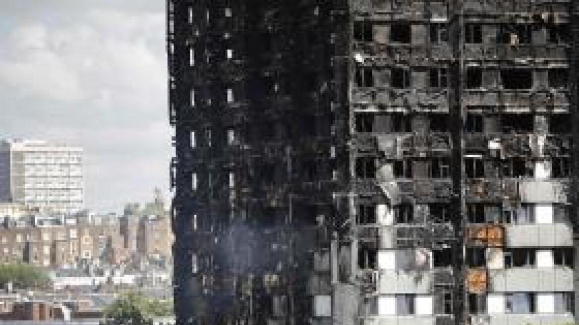 Βρετανία: Εξήντα πολυώροφα κτίρια δεν πέρασαν τους ελέγχους ασφαλείας, μετά την φονική πυρκαγιά 