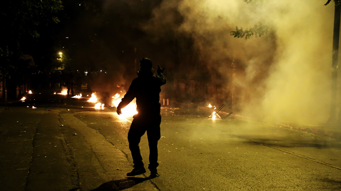 Politico: Υπό τον φόβο αναβίωσης της ακροαριστερής βίας η Ελλάδα   