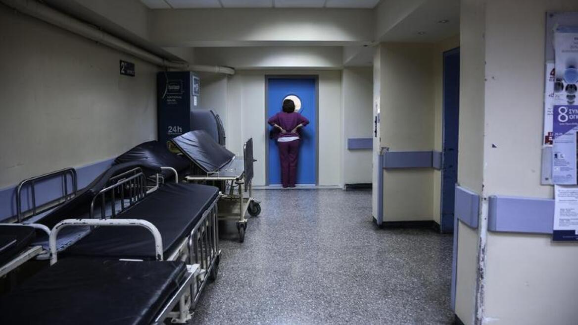 «Καμίνι» τα δημόσια νοσοκομεία: Ασθενείς υποφέρουν σε θαλάμους χωρίς κλιματισμό