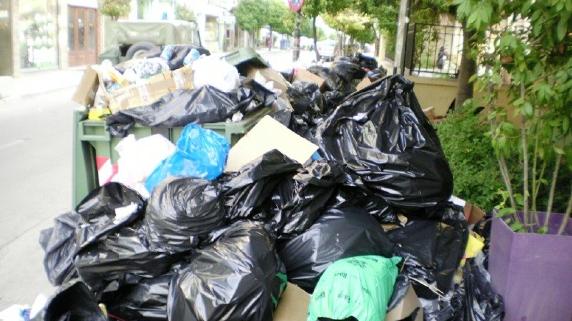 Λάρισα: Ενημέρωση από δημάρχους και εργαζόμενους για τα σκουπίδια, ζήτησε ο εισαγγελέας