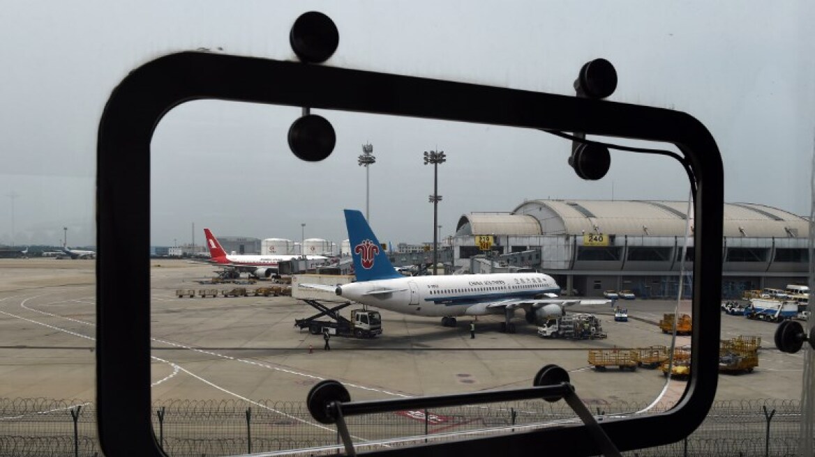 Κίνα: Πτήση καθυστέρησε γιατί προληπτική 80χρονη έριξε κέρμα στον κινητήρα για το «καλό ταξίδι»