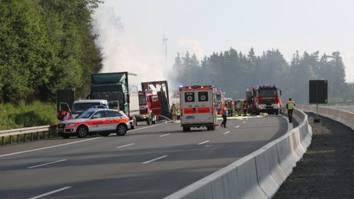 Γερμανία: Κάηκε ολοσχερώς λεωφορείο μετά από τροχαίο με φορτηγό -Νεκροί 18 άνθρωποι