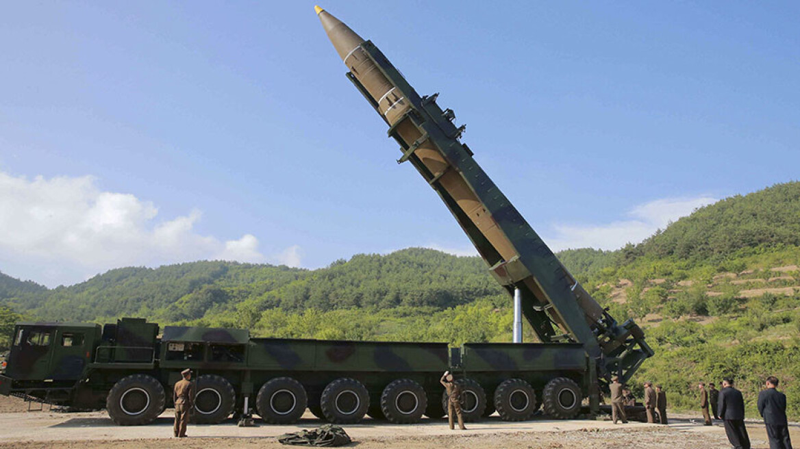 Βίντεο: Λεπτό προς λεπτό η εκτόξευση του βαλλιστικού πυραύλου από τη Βόρεια Κορέα