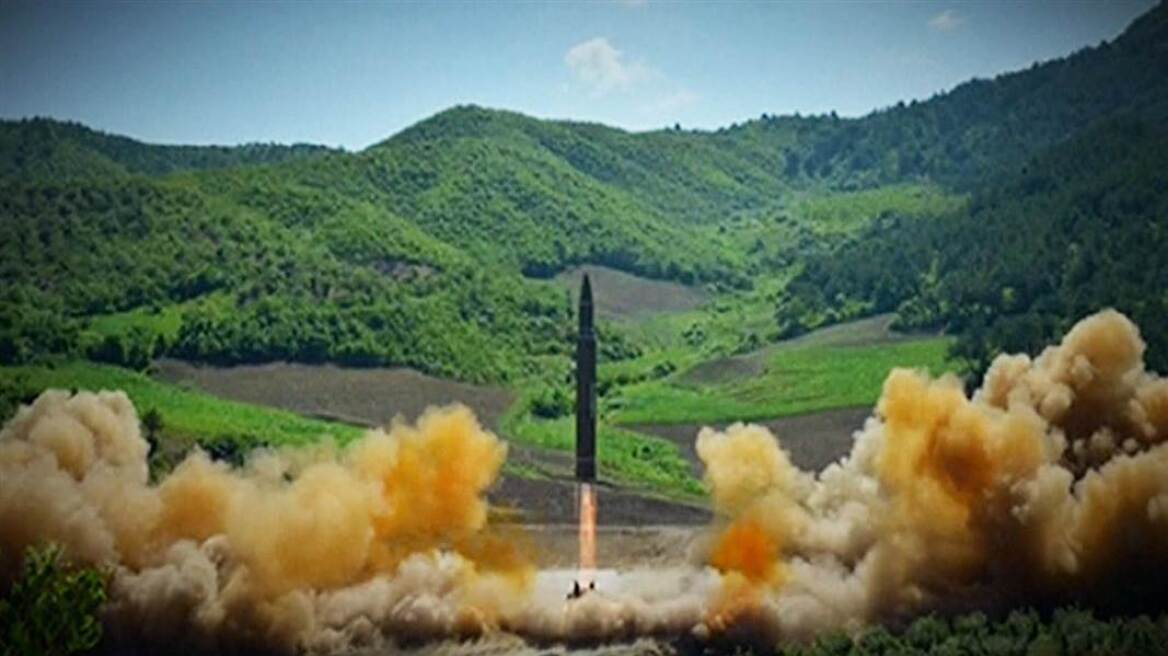 Επιβεβαιώνουν ΗΠΑ και Πιονγκγιάνγκ για τη δοκιμή πυραύλου που μπορεί να φέρει πυρηνική κεφαλή