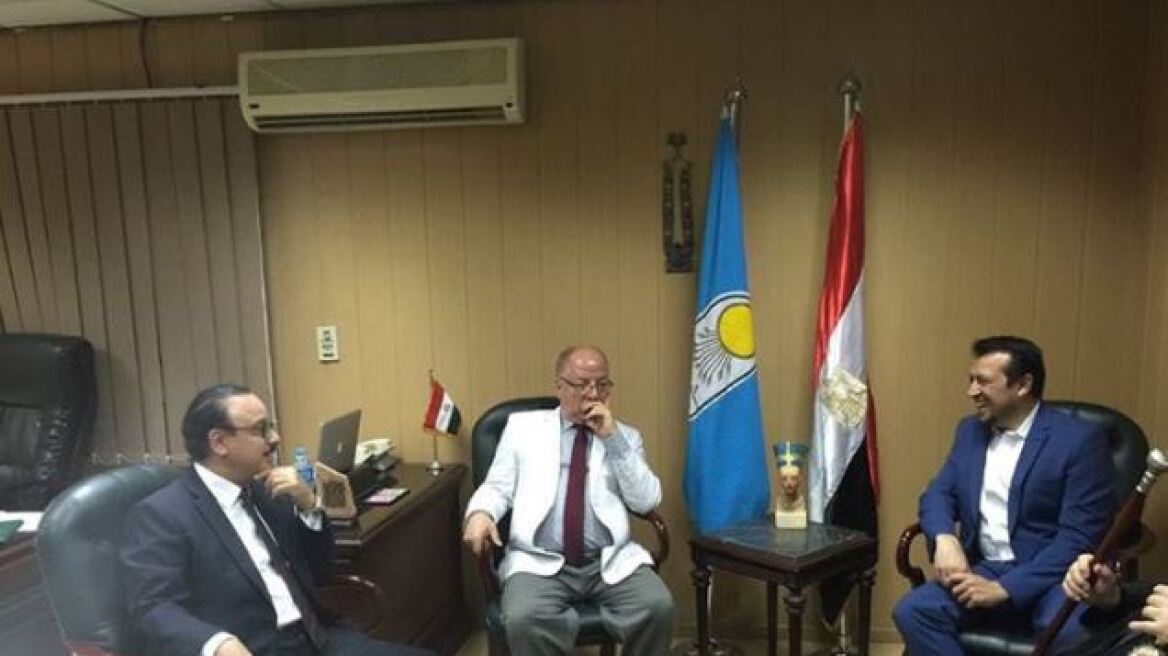 Φωτογραφία: O Νίκος Παππάς με Αιγύπτιους υπουργούς 