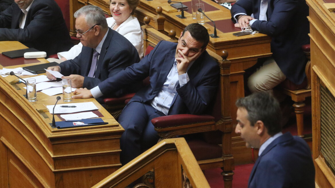 ΝΔ: Οι Έλληνες απαιτούν να μάθουν την αλήθεια - Μαξίμου: Οι Έλληνες απαιτούν να σταματήσετε τις ανοησίες