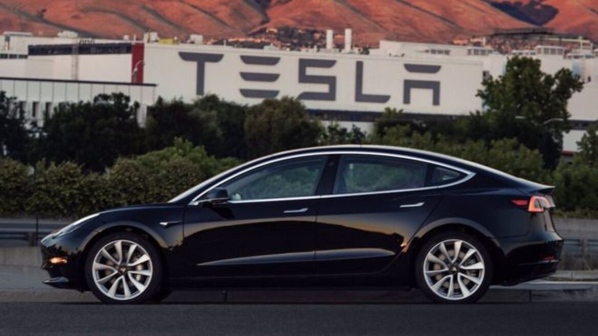 Οι πρώτες φωτογραφίες του model 3 της Tesla