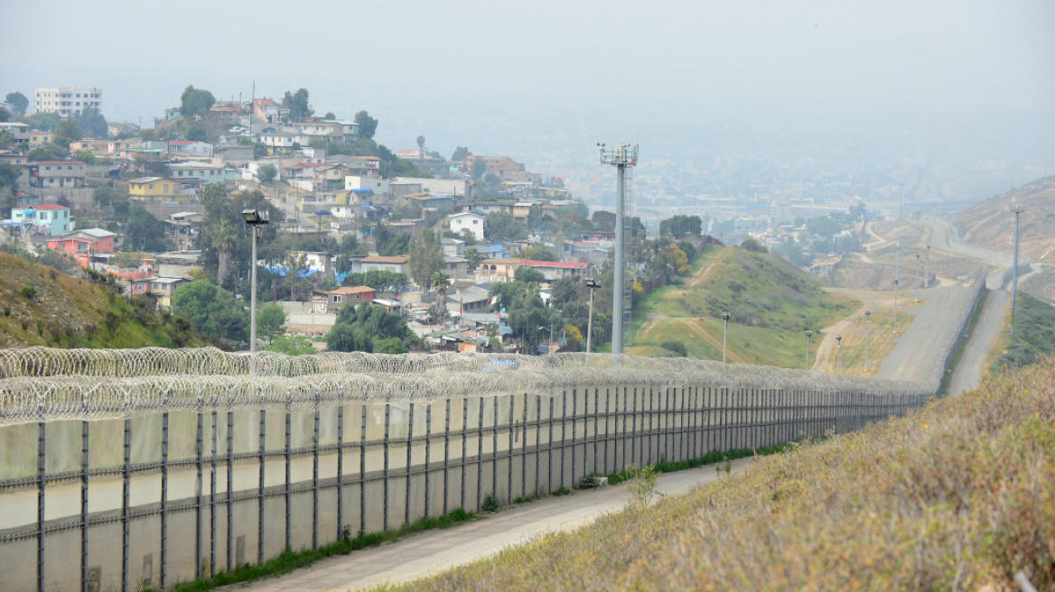 Τραμπ: Το τείχος δεν χρειάζεται να καλύψει όλο το μήκος των συνόρων με το Μεξικό
