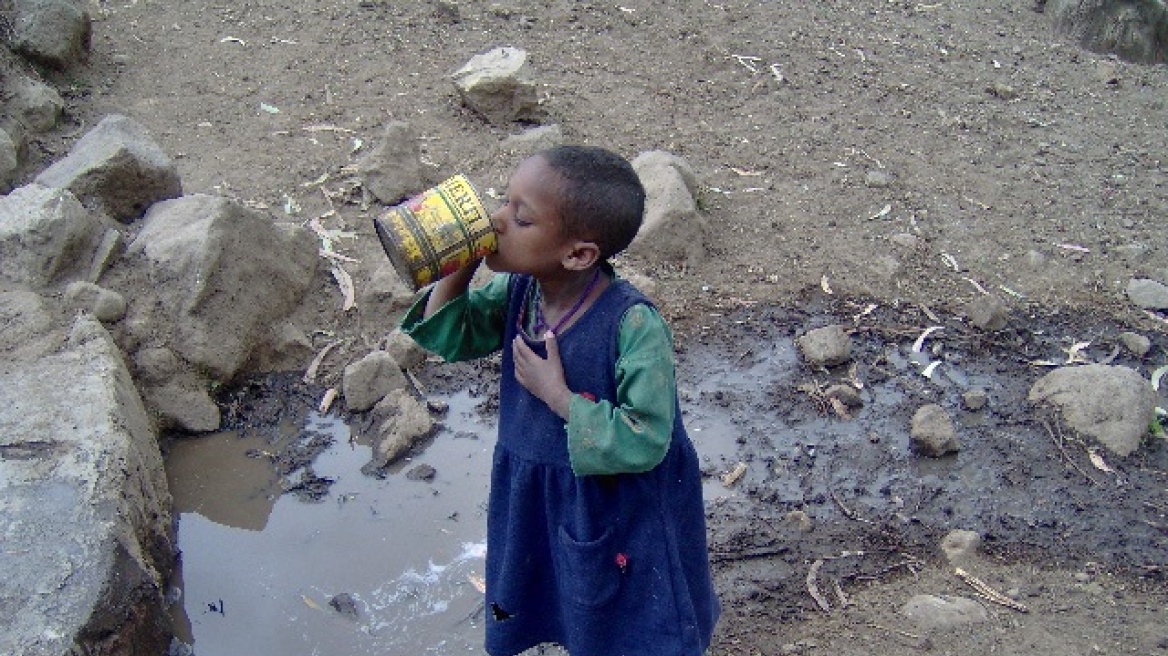 Πάνω από δύο δισ. άνθρωποι στον πλανήτη δεν έχουν πρόσβαση σε καθαρό νερό
