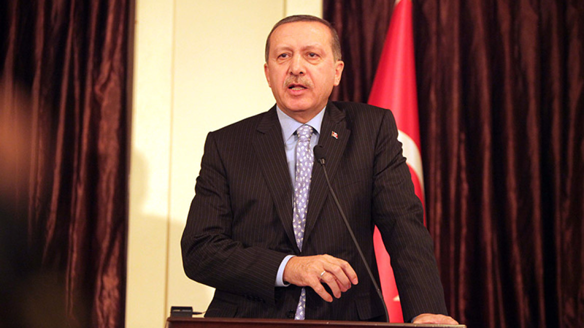 Ερντογάν: Η Δύση πρέπει να αποφασίσει αν θα στηρίξει τον τουρκικό λαό ή τους τρομοκράτες