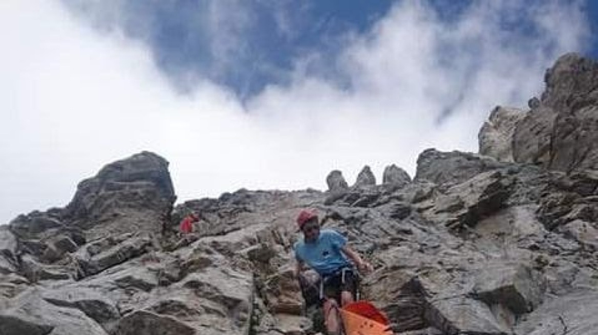 Νέα επιχείρηση ξεκινά για τον απεγκλωβισμό του ορειβάτη στον Όλυμπο