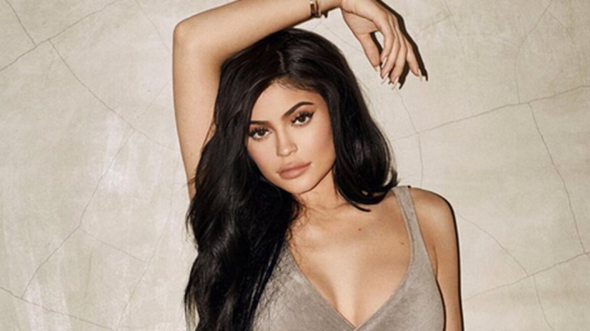 Kylie Jenner’s sexy photos for the Mexican GQ magazine (HOT PHOTOS)