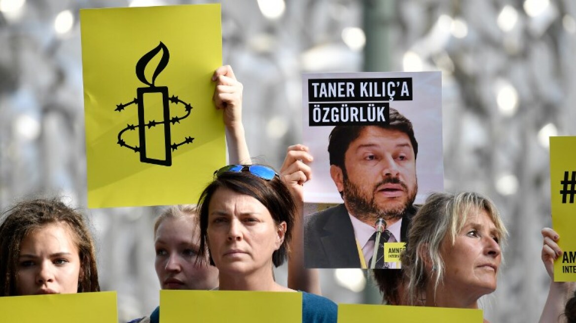 Δριμεία κριτική από τον γερμανικό Τύπο στον Ερντογάν για τις συλλήψεις ακτιβιστών