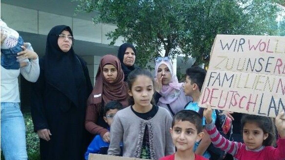 Διαμαρτυρία γυναικόπαιδων από τη Συρία στη Θεσσαλονίκη