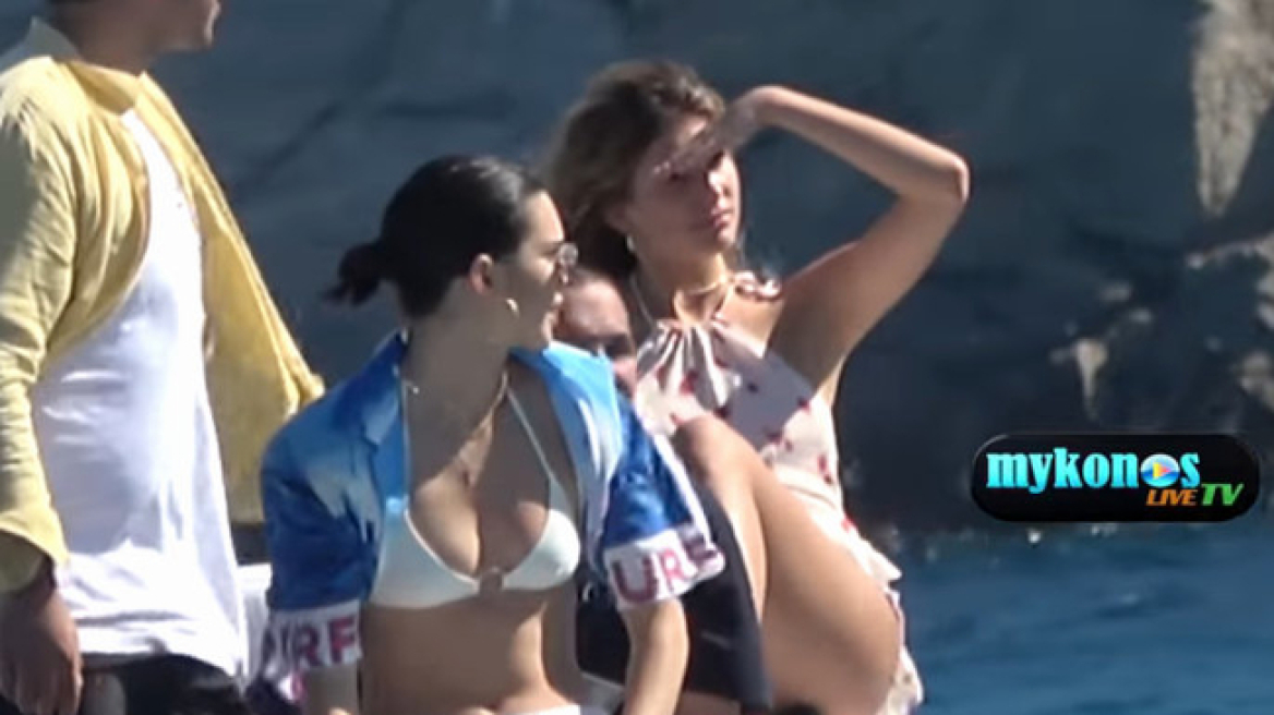 Ο χορός της Kendall Jenner σε φουσκωτό στη Μύκονο