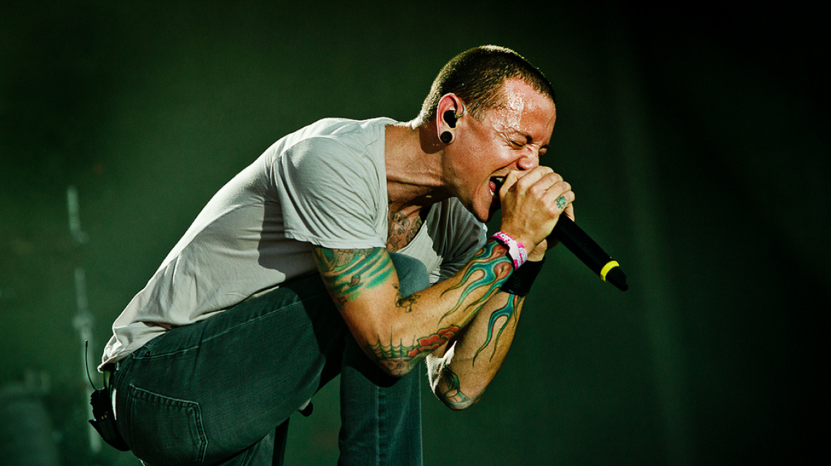 Σοκ στη ροκ σκηνή: Αυτοκτόνησε ο τραγουδιστής των Linkin Park 