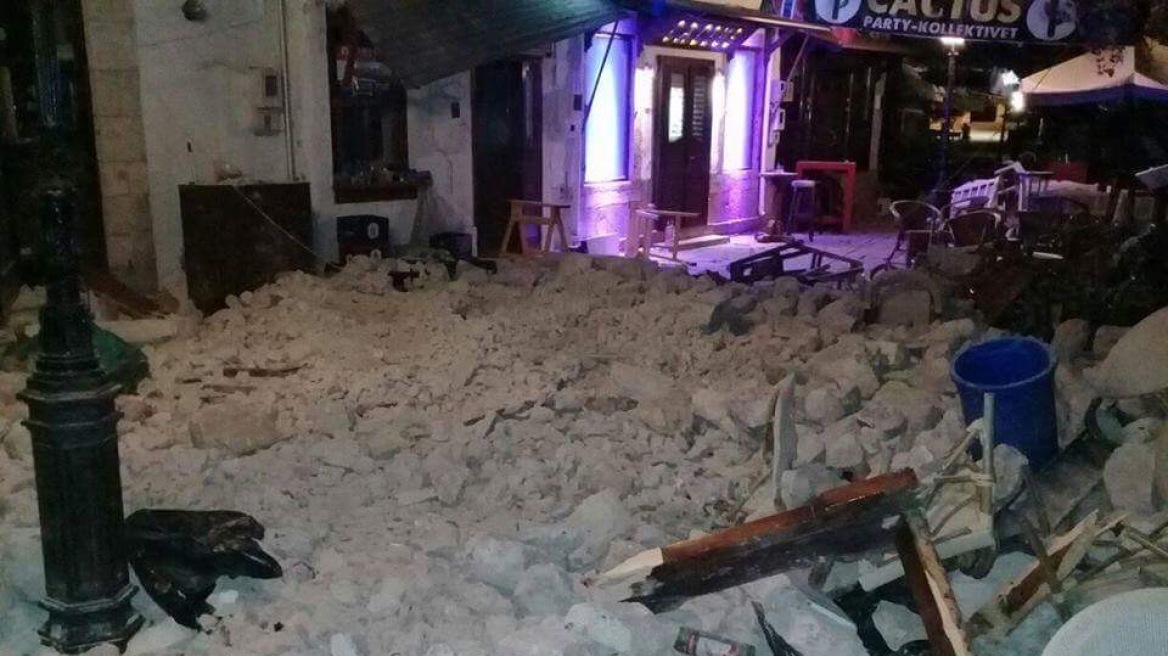 Κως: Συγκλονίζει η μαρτυρία θαμώνα του μοιραίου μπαρ λίγα λεπτά μετά τον φονικό σεισμό