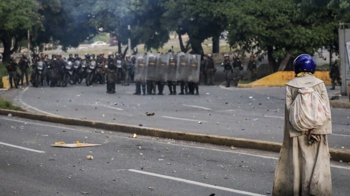 Βενεζουέλα: Έφτασαν τους 100 οι νεκροί από τις διαδηλώσεις κατά Μαδούρο