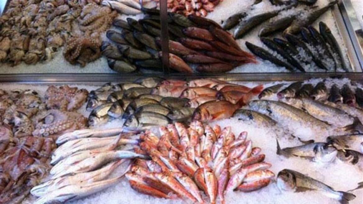 Απίστευτο: Η Ελλάδα εισάγει τα 2/3 των ψαριών που καταναλώνει!