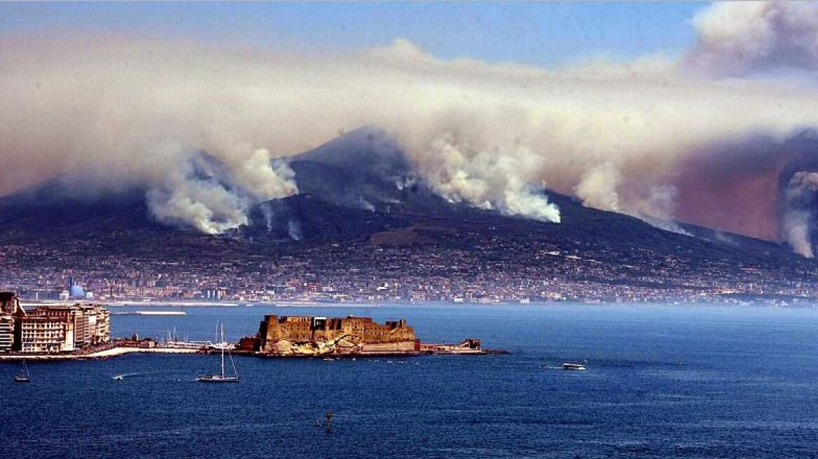 Τι σχέση έχει η μαφία με τις πυρκαγιές στο Βεζούβιο