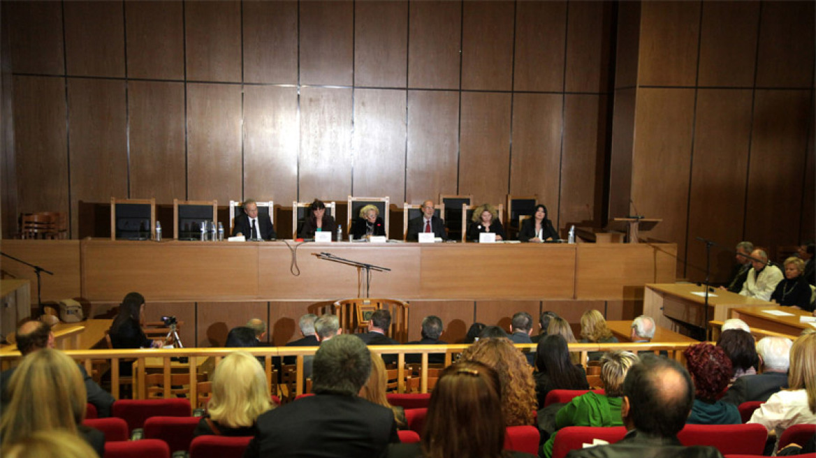 Γιατί Μαξίμου και ΣΥΡΙΖΑ συντηρούν την ακραία σύγκρουση με τους δικαστές 