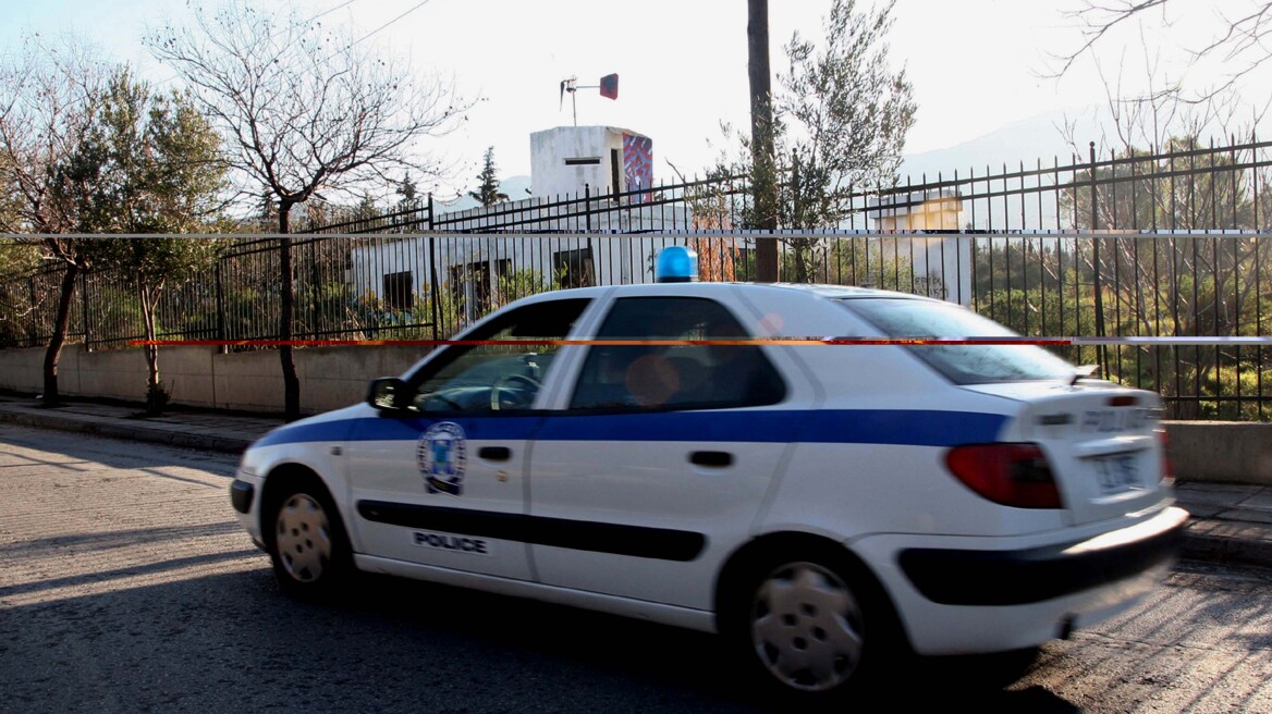 Αστυνομικοί της Λάρισας καταγγέλλουν επίθεση 20 Ρομά σε περιπολικό