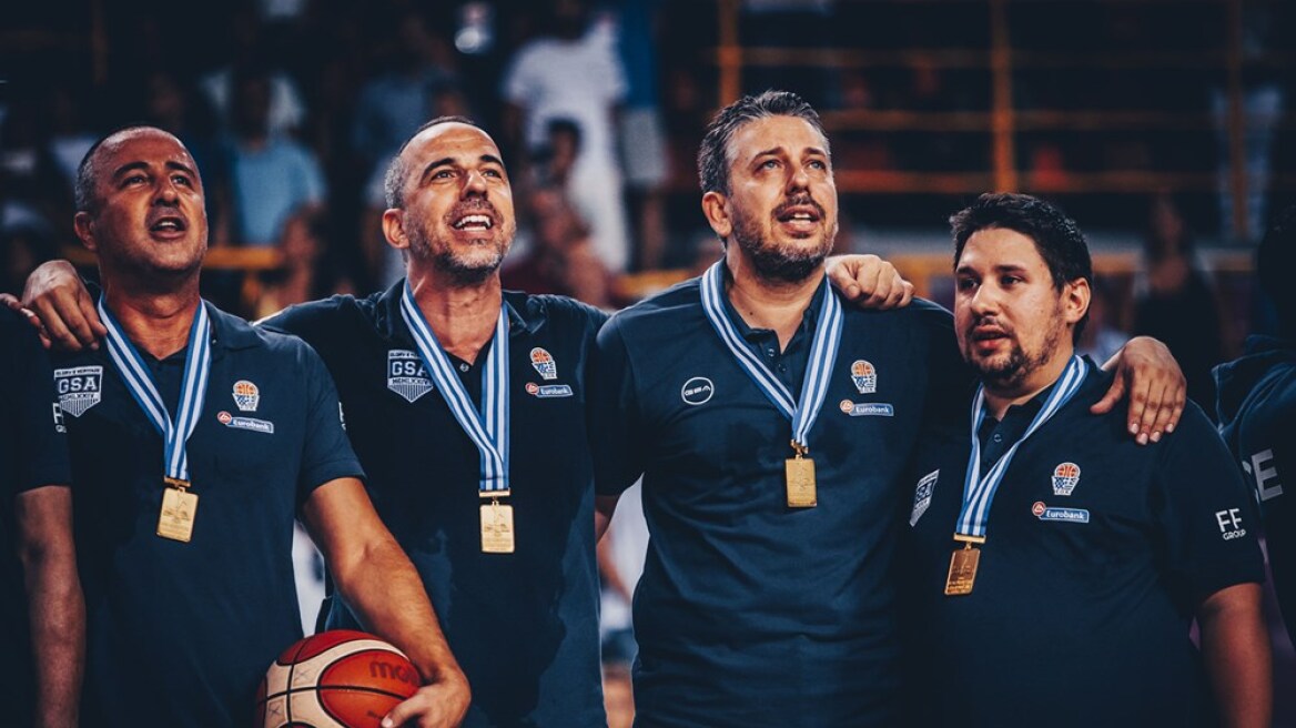 Πανευρωπαϊκό μπάσκετ: Έβαλε τα κλάματα μετά τον θρίαμβο ο προπονητής της εθνικής