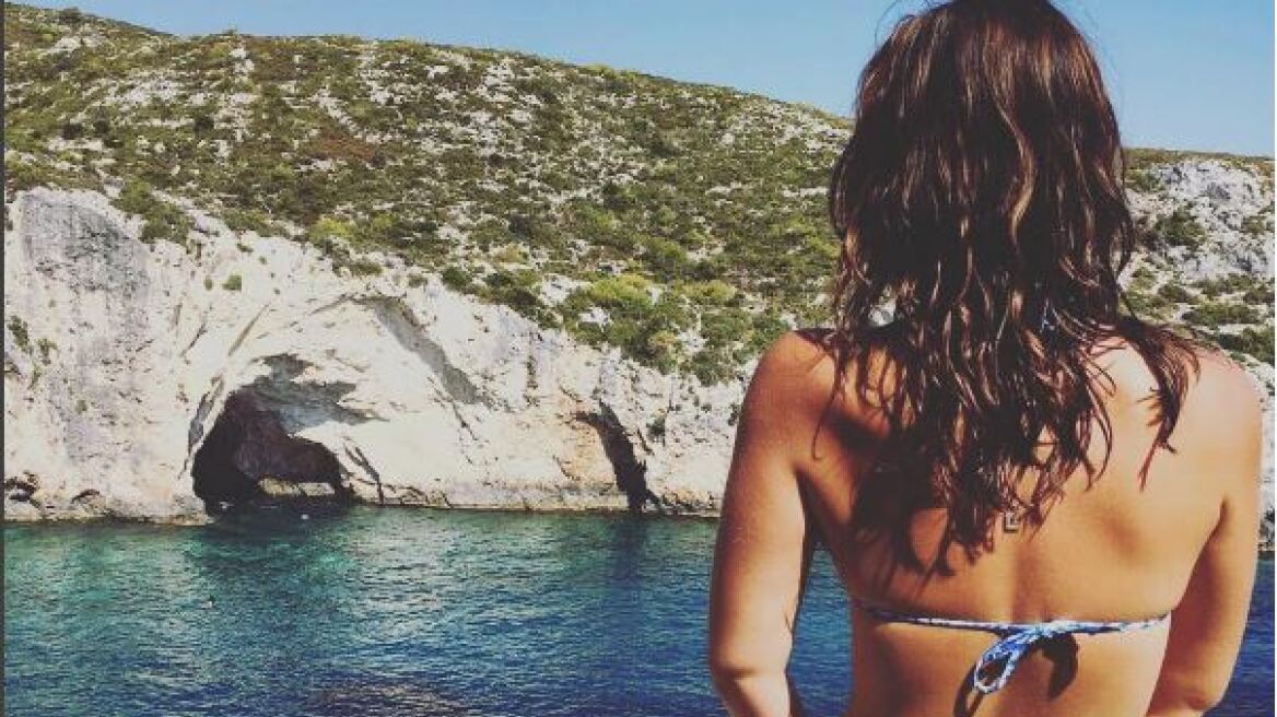 Φωτογραφίες: Τα γυμνά οπίσθια του Instagram εξερευνούν και την... Ελλάδα