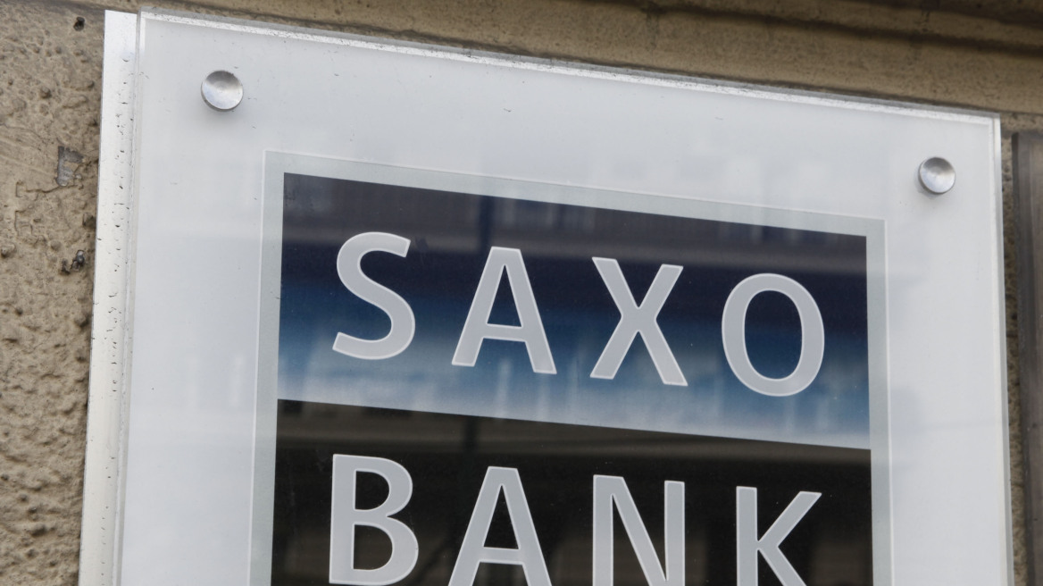 SAXO Bank για Ελλάδα: «Η φάρσα συνεχίζεται» γράφει για την έξοδο στις αγορές